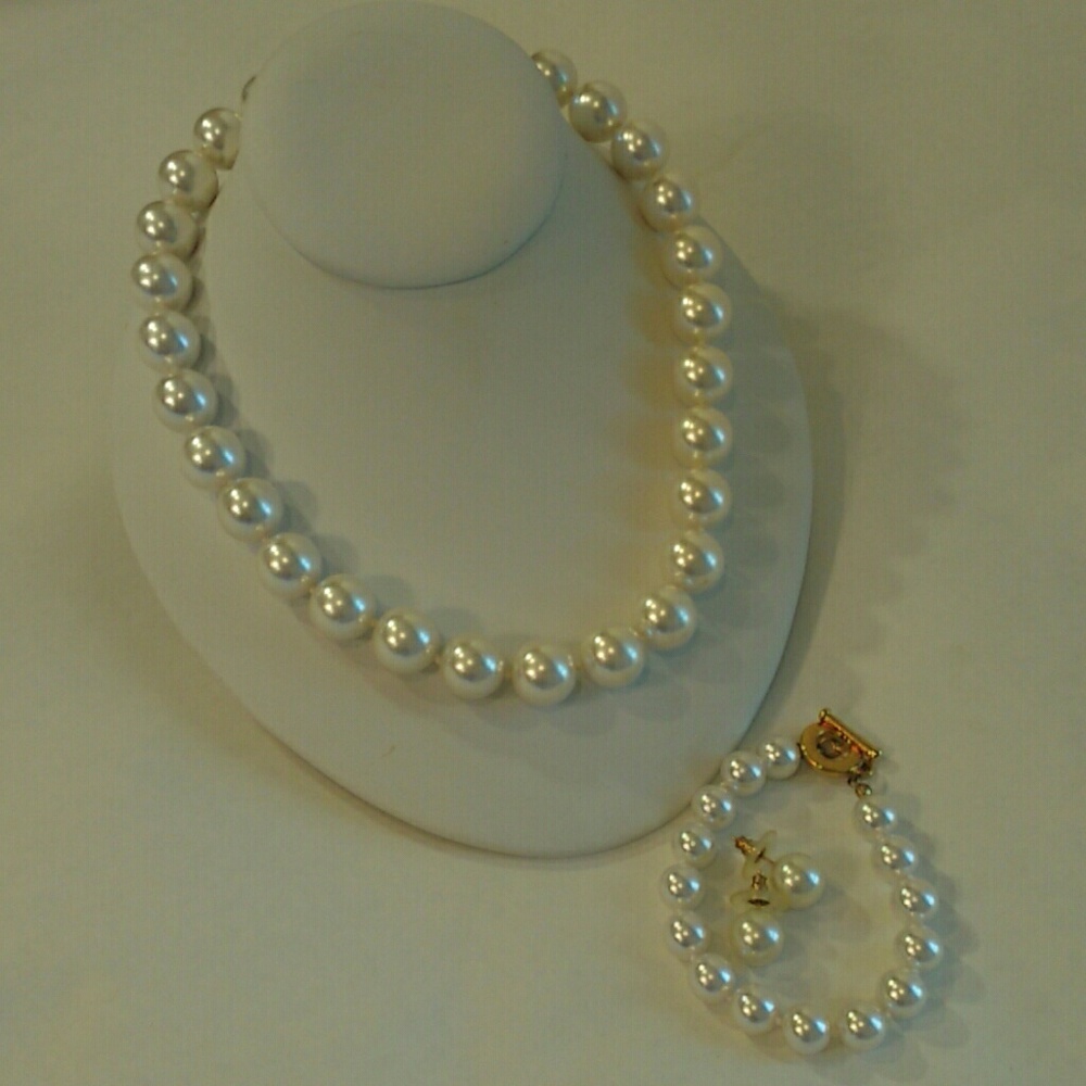 Pearl Necklace Set